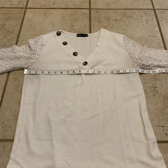 💜 SHEIN Waffle Knit Henley Top with Lace Sleeves size M - Picture 2 of 7